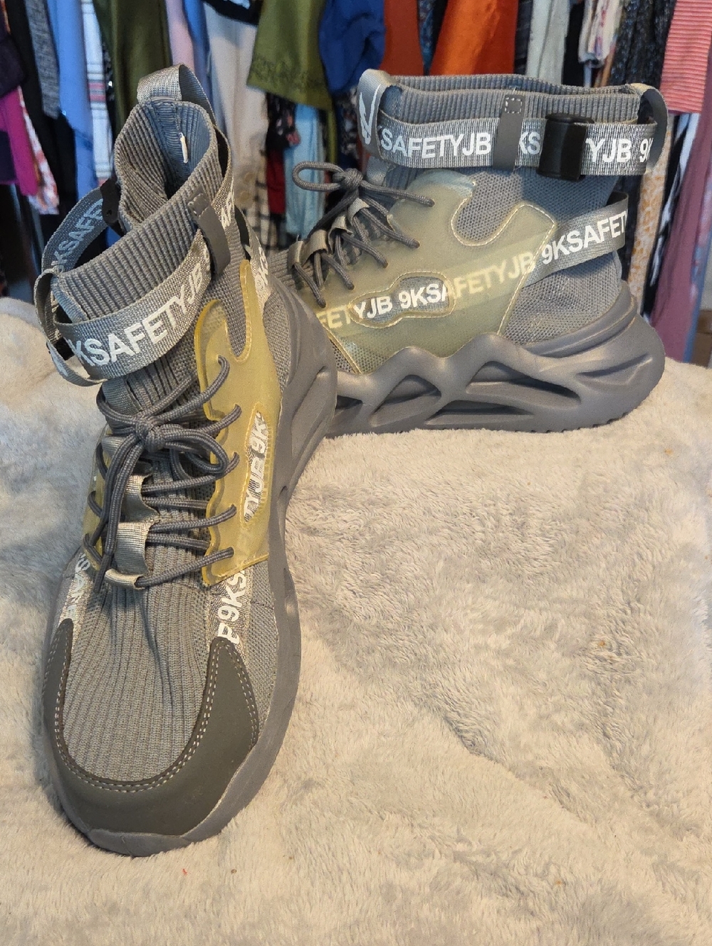 High-Top Men's Sneakers in Gray with Yellow Accent NWOT